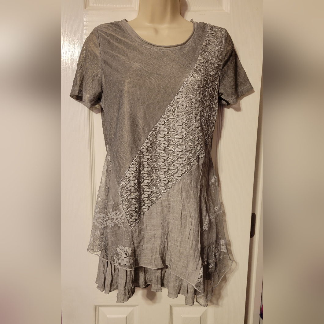 610 Simply Couture Blouse